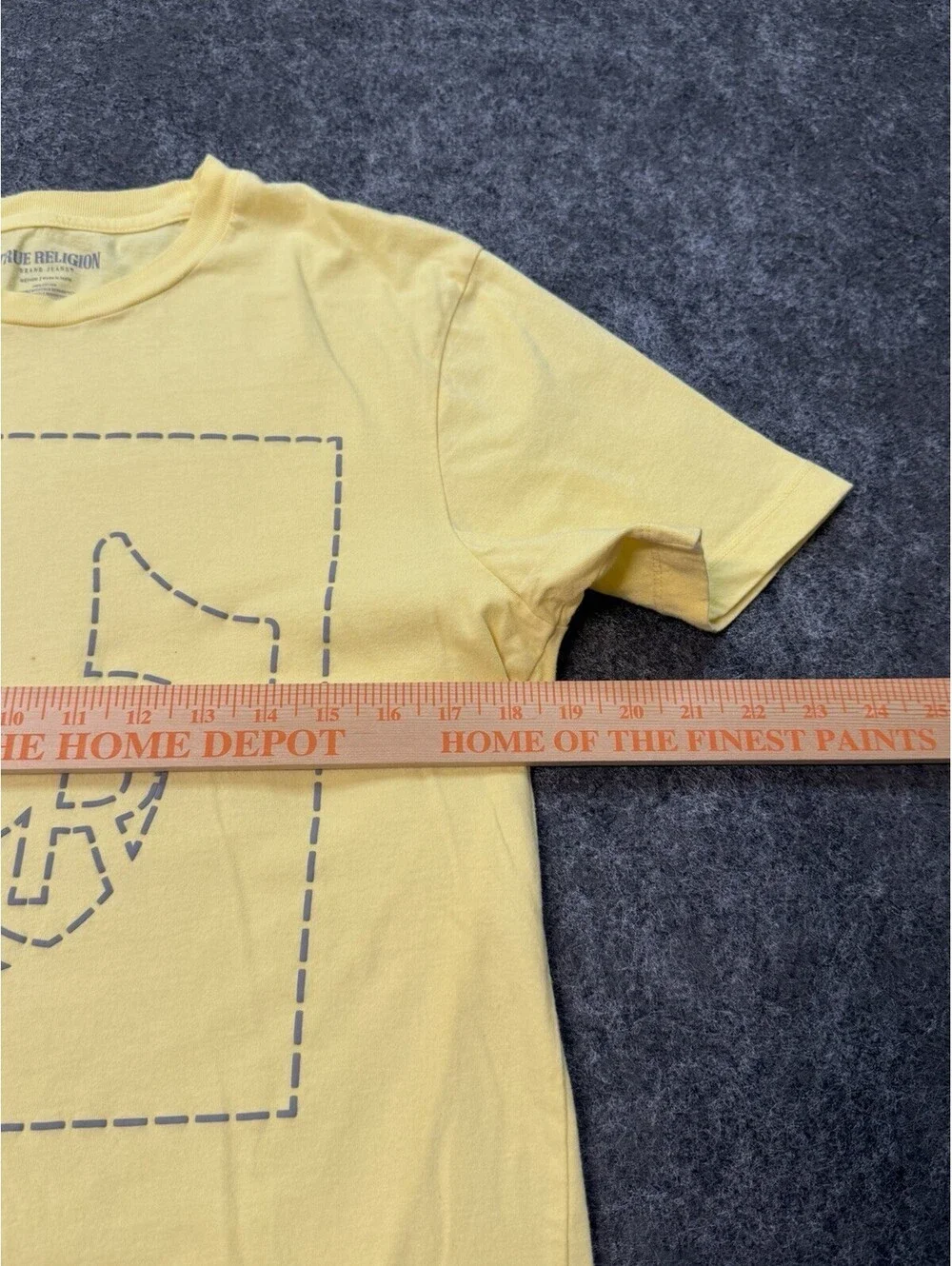 True Religion yellow horseshoe logo graphic T-shirt men’s medium cotton